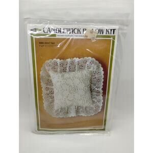 Candlewick Pillow Kit 7" x 7" Vintage 1983 - Quilt Tile SA03